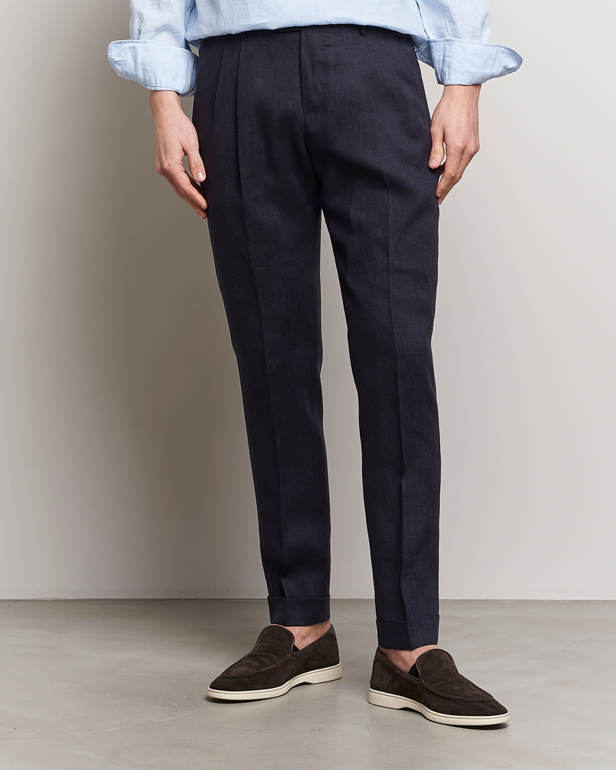 Herr |  | PT01 | Slim Fit Pleated Linen Trousers Navy