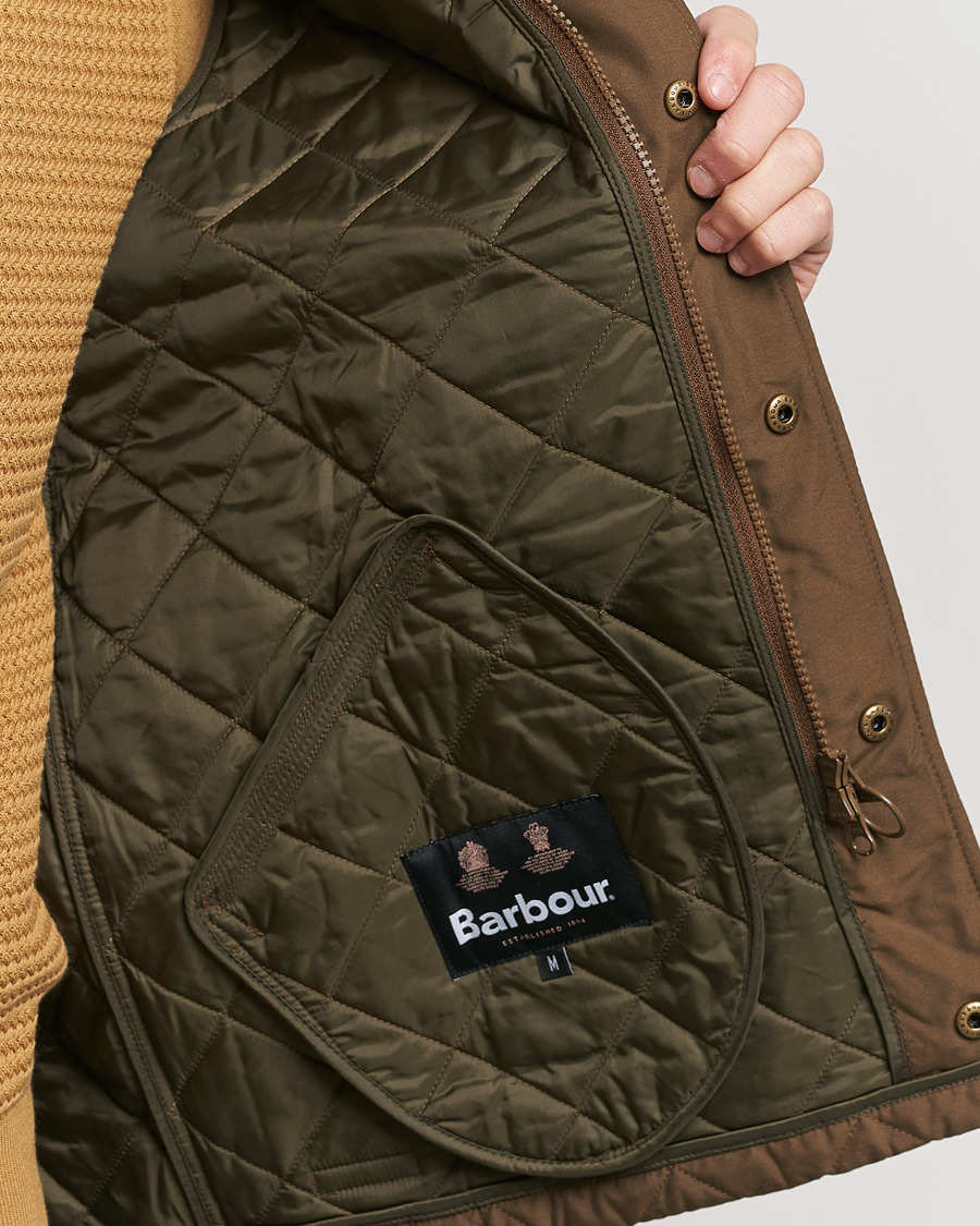 Herre | Jakker | Barbour Lifestyle | Shoveler Peached Quilted Gilet Dark Sand