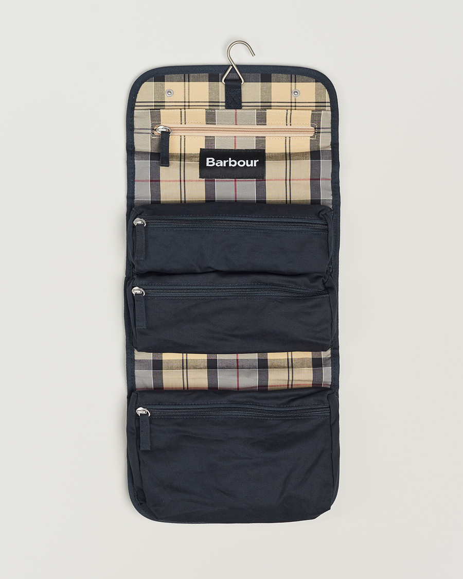 Herre | Best of British | Barbour Lifestyle | Cascade Hanging Washbag Navy