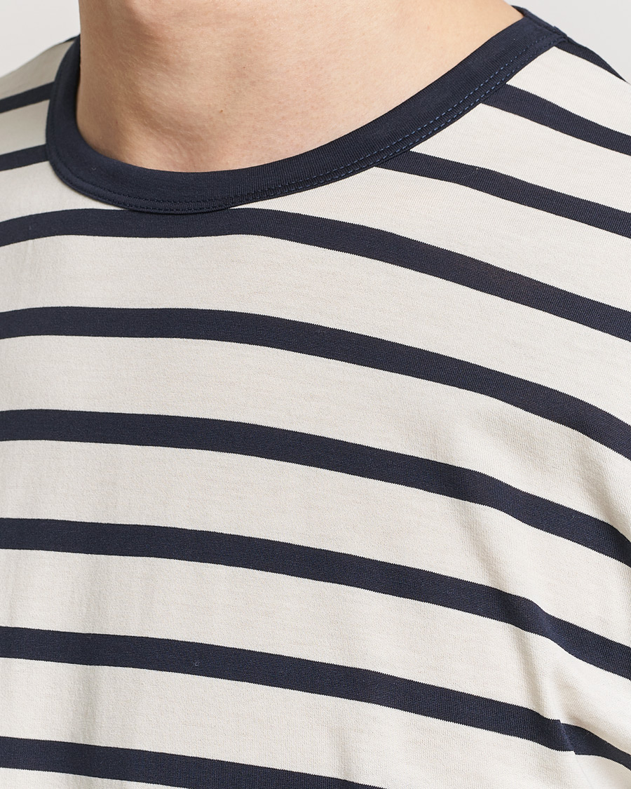 Herre | T-Shirts | Sunspel | Striped Crew Neck Cotton Tee Ecru/Navy