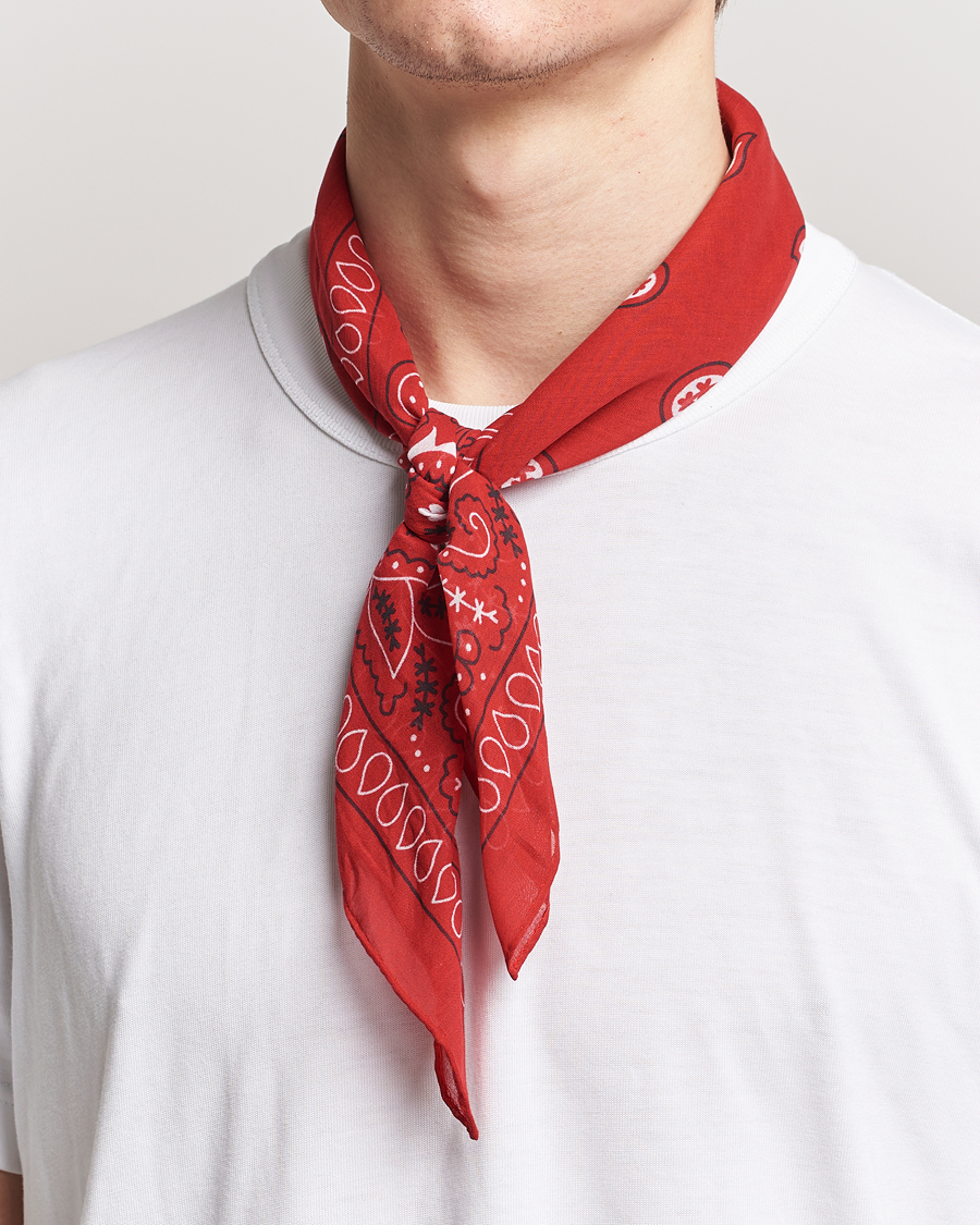 Herre | Amanda Christensen Cotton Voilé Printed Paisley Bandana Red | Amanda Christensen | Cotton Voilé Printed Paisley Bandana Red