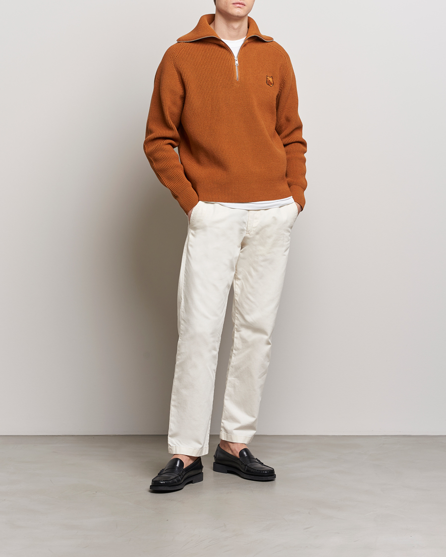 Herre | Trøjer | Maison Kitsuné | Tonal Fox Head Ribbed Half Zip Tobacco