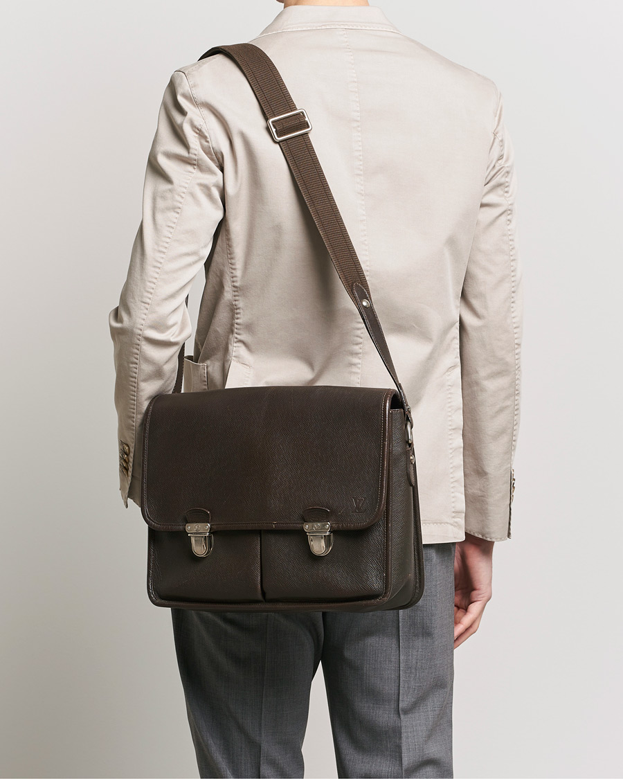 Herre | Louis Vuitton Pre-Owned Alexei Leather Messenger Bag Leather Brown | Louis Vuitton Pre-Owned | Alexei Leather Messenger Bag Leather Brown