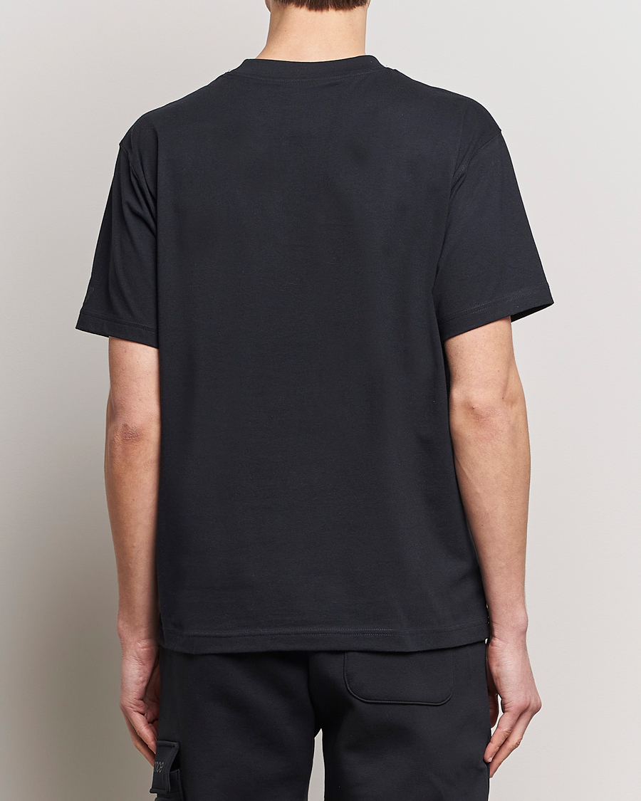 Herre | T-Shirts | New Balance | Shifted Graphic T-Shirt Black