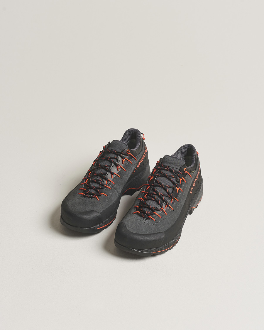 Herre | Trail Sneakers | La Sportiva | TX4 Evo GTX Hiking Shoes Carbon/Cherry Tomato