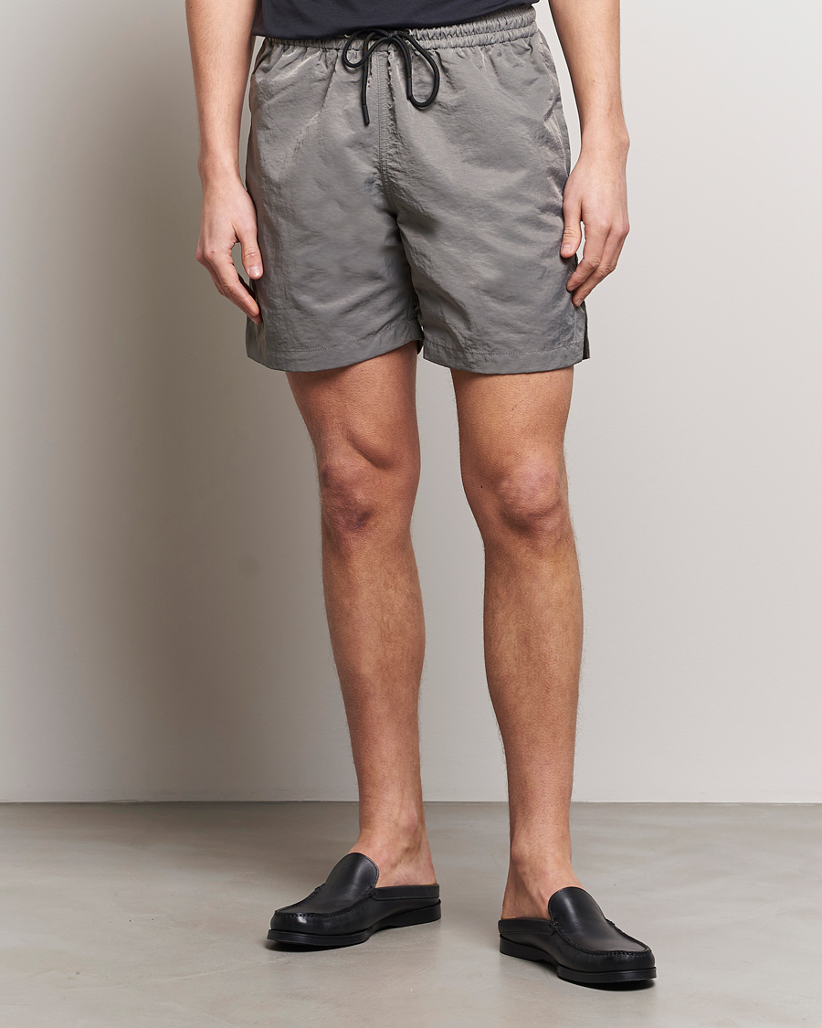 Herre | Contemporary Creators | Sunflower | Mike Shorts Light Grey