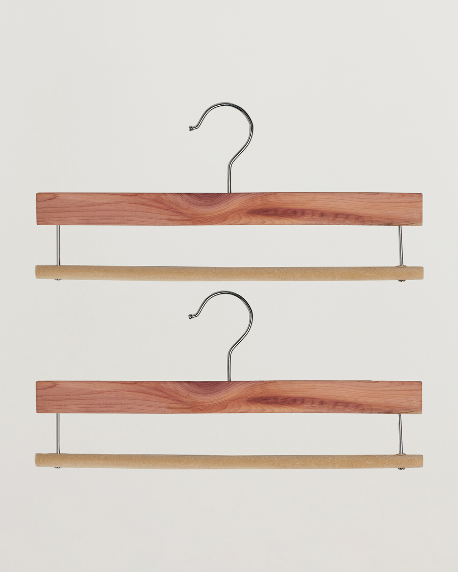 Herre | Eksklusivt for Care of Carl | Care with Carl | 2-Pack Cedar Wood Trouser Hangers