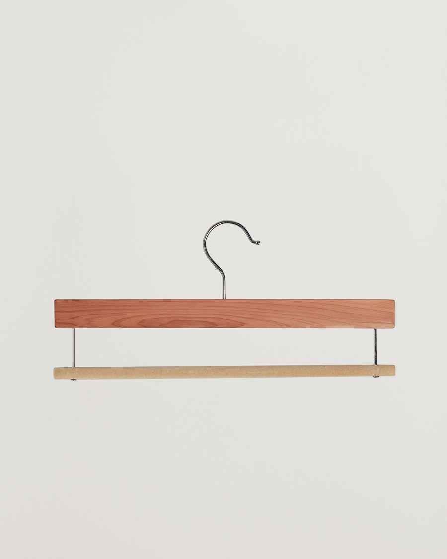 Herre | Eksklusivt for Care of Carl | Care with Carl | 2-Pack Cedar Wood Trouser Hangers