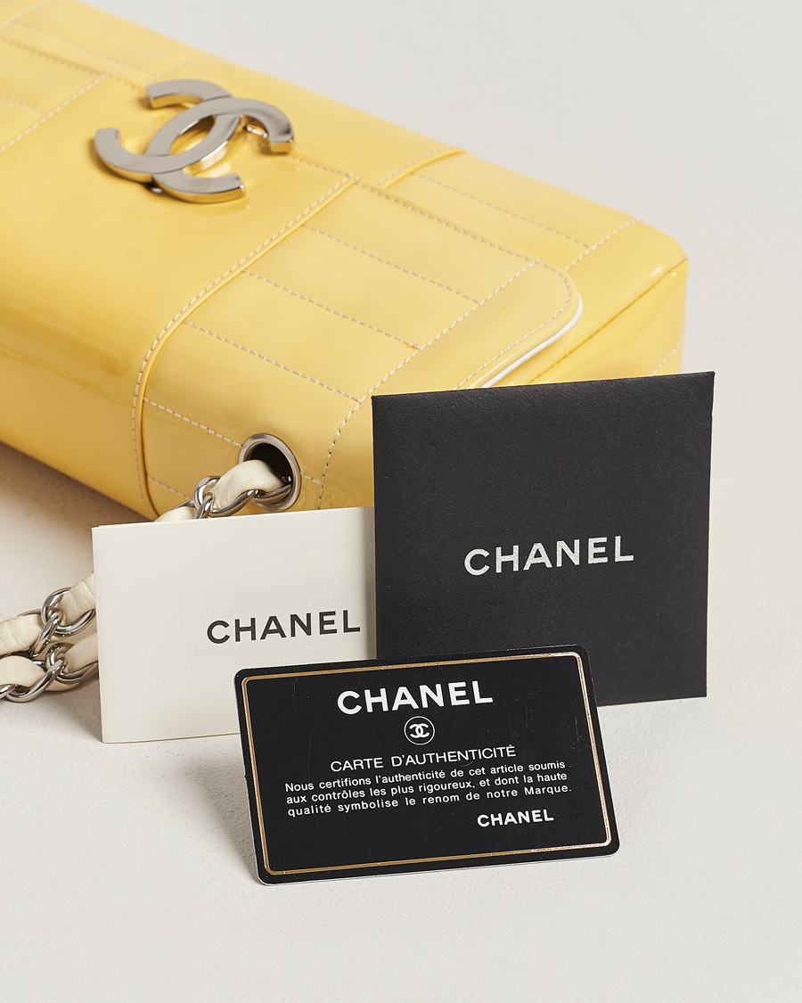 Herre | Chanel Pre-Owned Patent Flap Bag Yellow | Chanel Pre-Owned | Patent Flap Bag Yellow