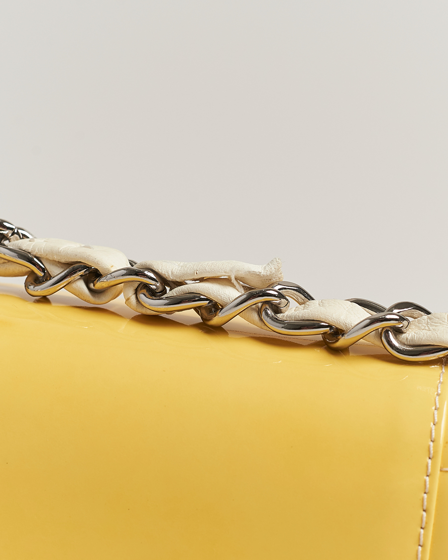 Herre | Chanel Pre-Owned Patent Flap Bag Yellow | Chanel Pre-Owned | Patent Flap Bag Yellow