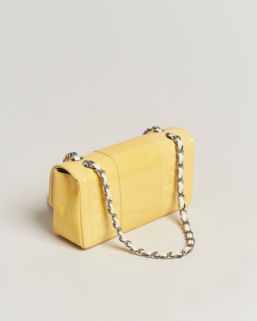 Herre | Chanel Pre-Owned Patent Flap Bag Yellow | Chanel Pre-Owned | Patent Flap Bag Yellow