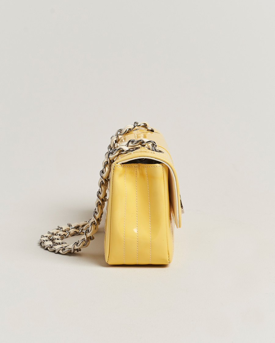 Herre | Chanel Pre-Owned Patent Flap Bag Yellow | Chanel Pre-Owned | Patent Flap Bag Yellow