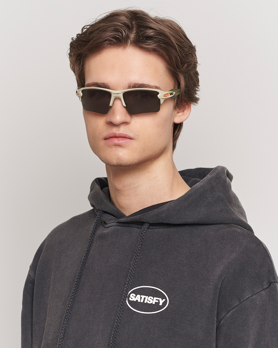 Herre | Oakley Flak 2.0 XL Sunglasses Matte Sand | Oakley | Flak 2.0 XL Sunglasses Matte Sand