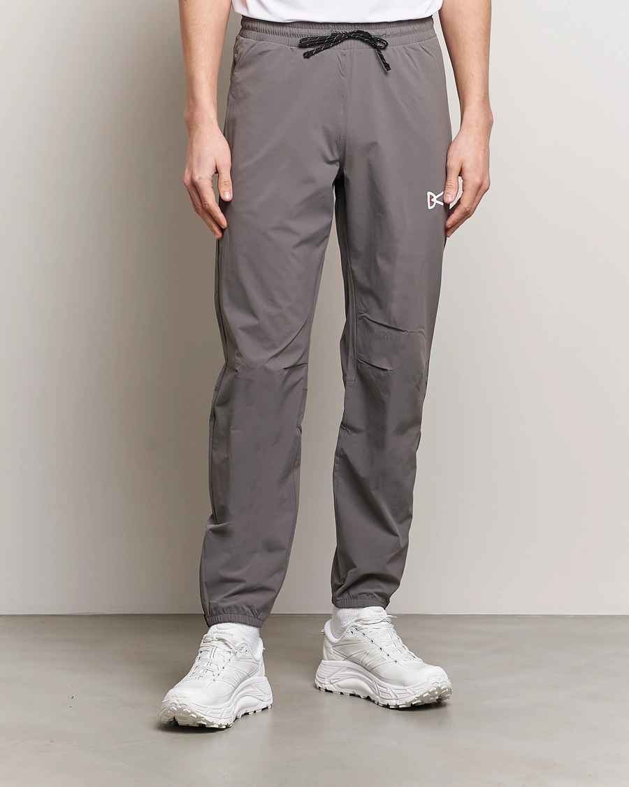 Herre | District Vision | District Vision | Lightweight DWR Track Pants Charcoal