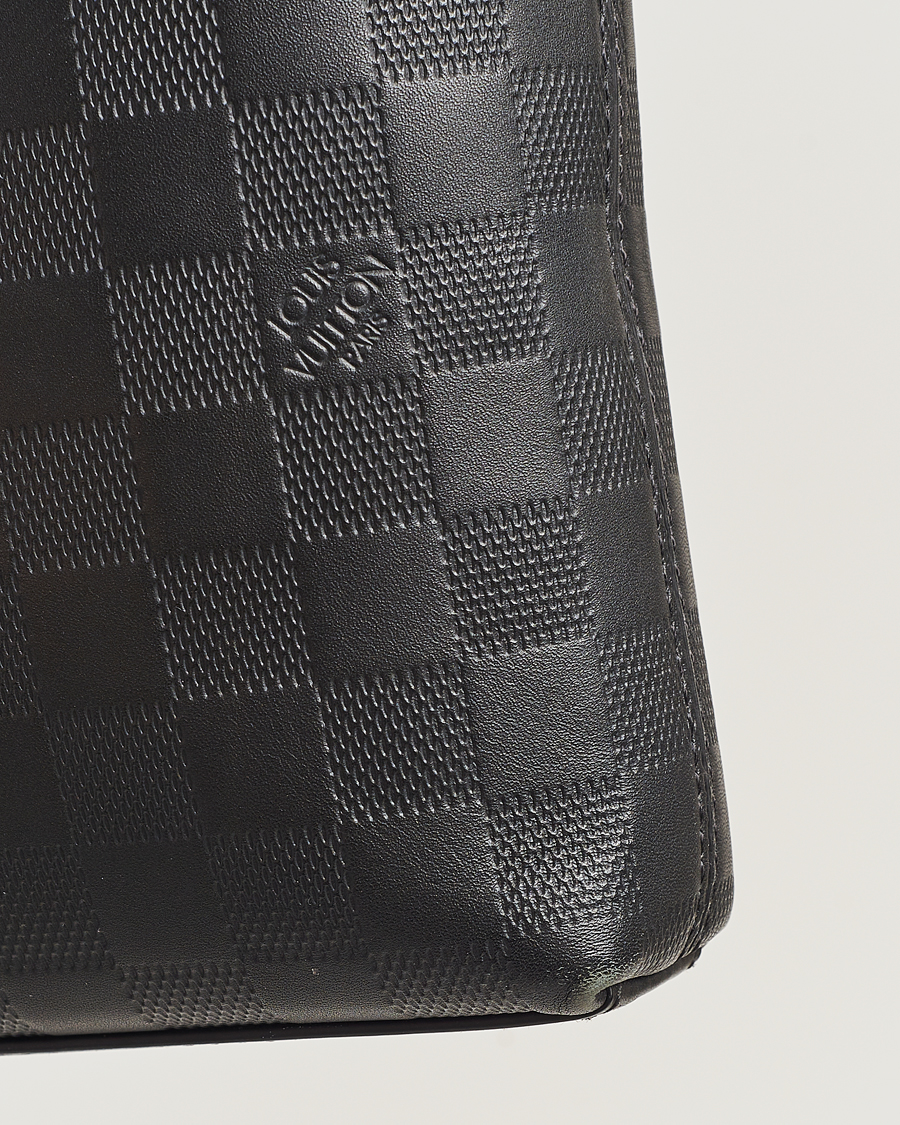 Herre | Louis Vuitton Pre-Owned Damier Infini Pochette District Shoulder Bag | Louis Vuitton Pre-Owned | Damier Infini Pochette District Shoulder Bag