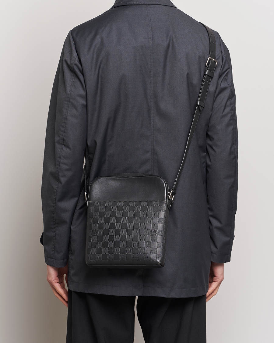 Herre | Pre-owned | Louis Vuitton Pre-Owned | Damier Infini Pochette District Shoulder Bag 