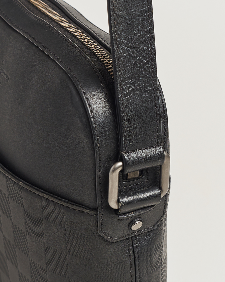 Herre | Louis Vuitton Pre-Owned Damier Infini Pochette District Shoulder Bag | Louis Vuitton Pre-Owned | Damier Infini Pochette District Shoulder Bag