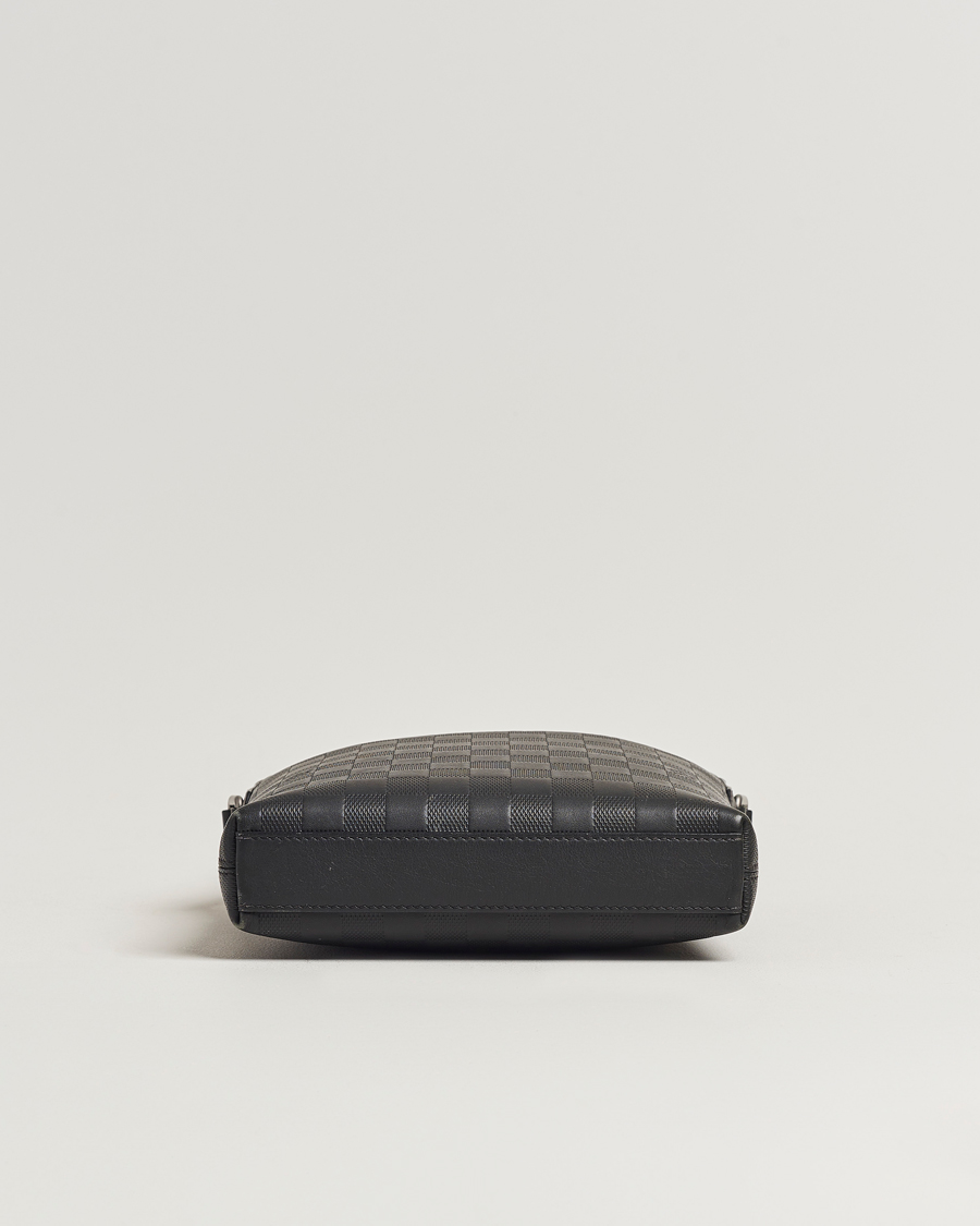 Herre | Louis Vuitton Pre-Owned Damier Infini Pochette District Shoulder Bag | Louis Vuitton Pre-Owned | Damier Infini Pochette District Shoulder Bag