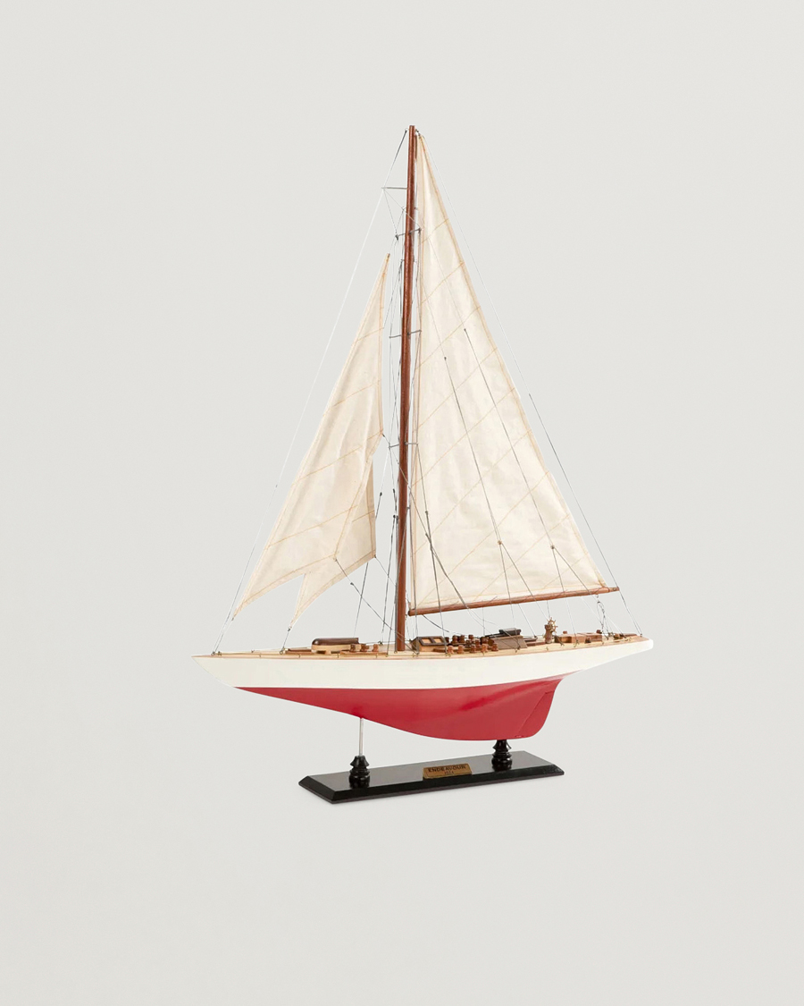 Herre | Authentic Models Endeavour Yacht White/Red | Authentic Models | Endeavour Yacht White/Red