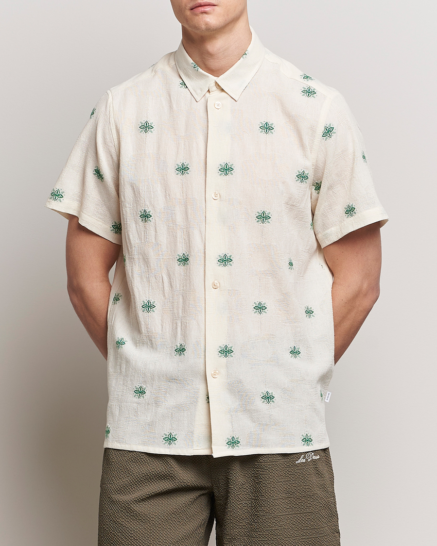 Herre |  | LES DEUX | Ira Short Sleeve Embroidery Cotton Shirt Ivory