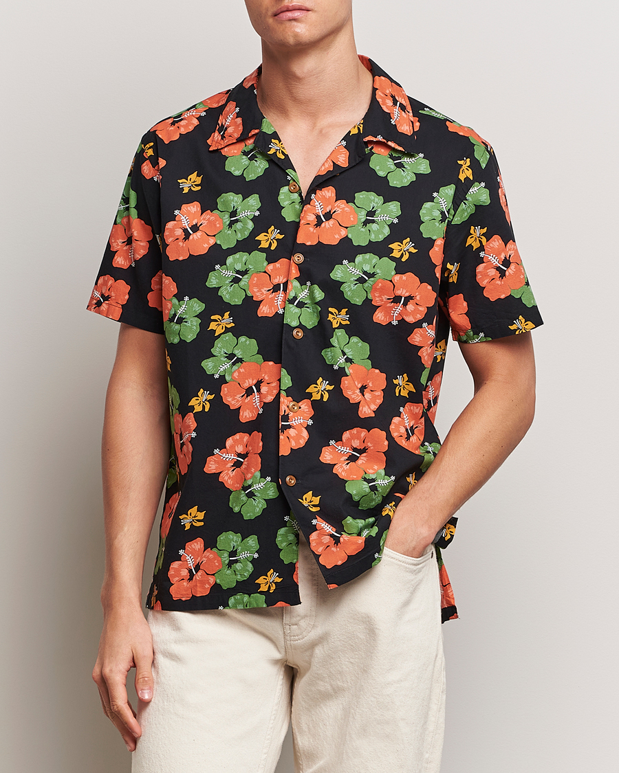 Men | Clothing | Nudie Jeans | Arvid Flower Hawaii Shirt Black