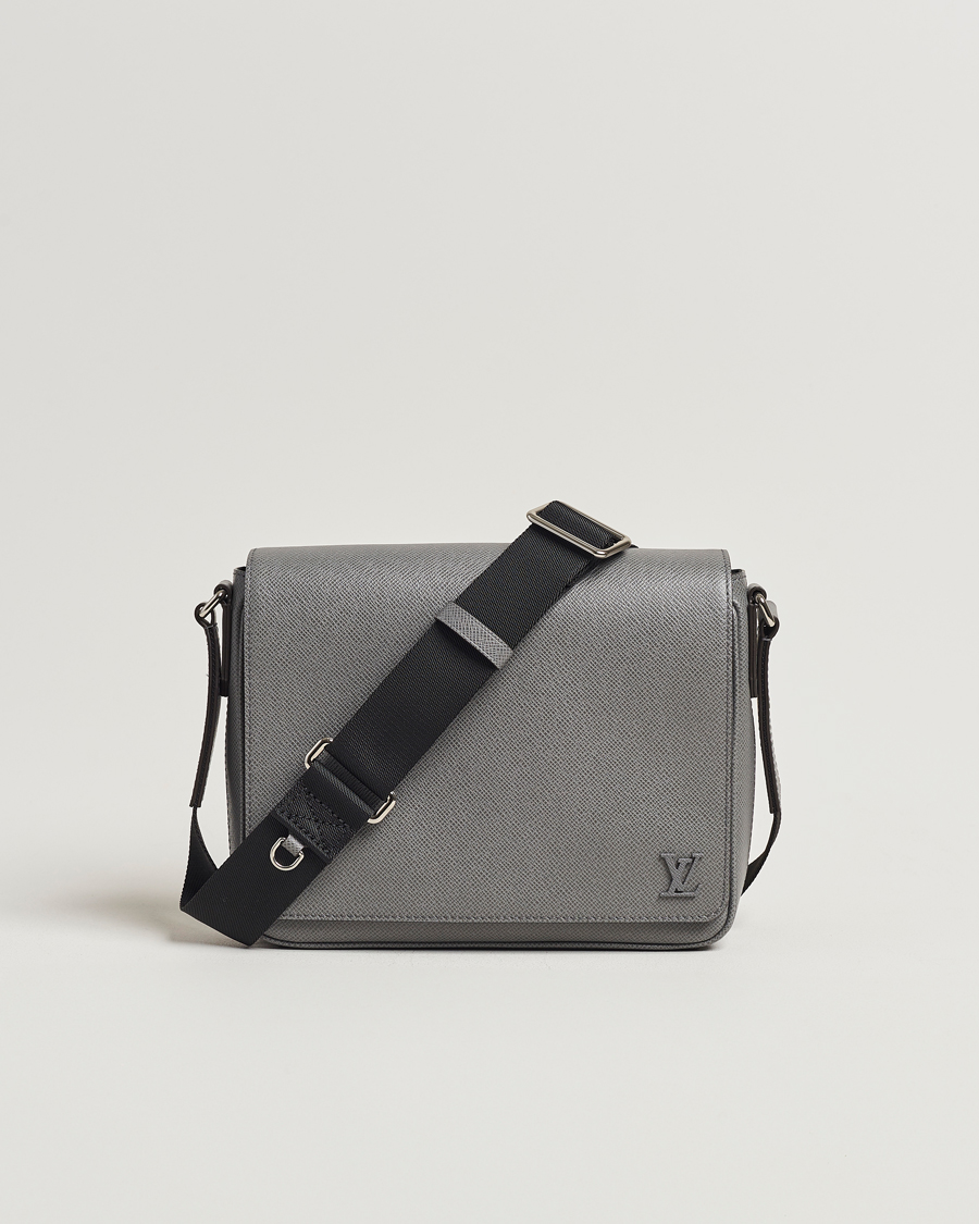 Herre |  | Louis Vuitton Pre-Owned | District PM Taiga Messenger Grey