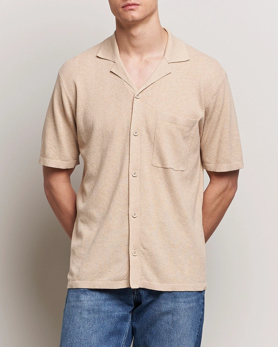 Herre | Kortærmede skjorter | A Day\'s March | Yamu Knitted Herringbone Shirt Oyster