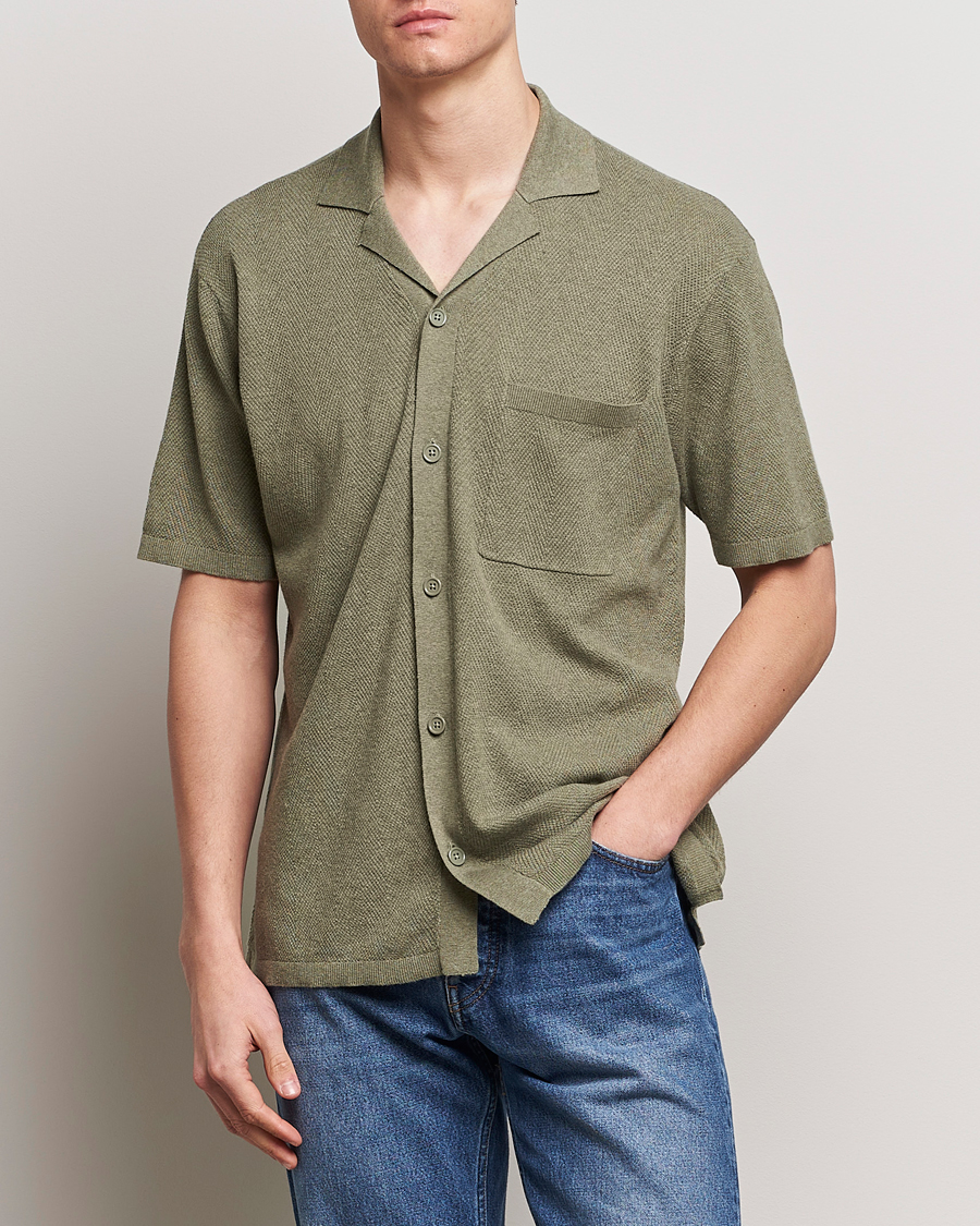 Herre |  | A Day\'s March | Yamu Knitted Herringbone Shirt Olive