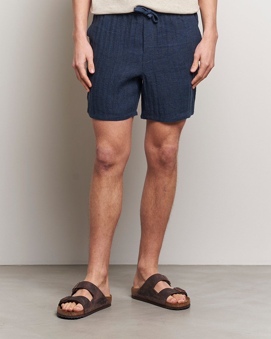 Herre | Shorts | A Day\'s March | Ipu Herringbone Linen Drawstring Shorts Indigo Blue