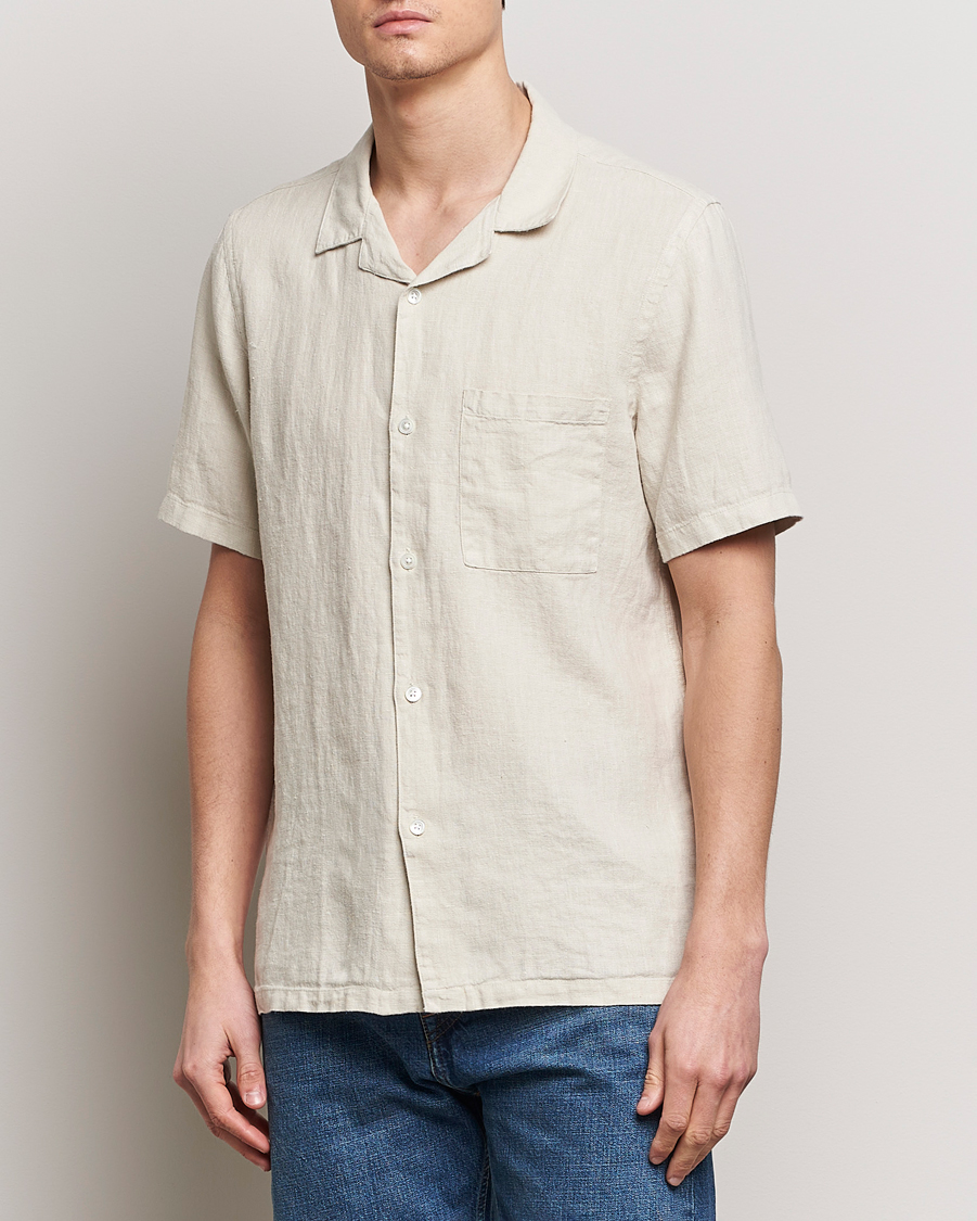 Herr |  | A Day\'s March | Yamu Short Sleeve Linen Shirt Sand