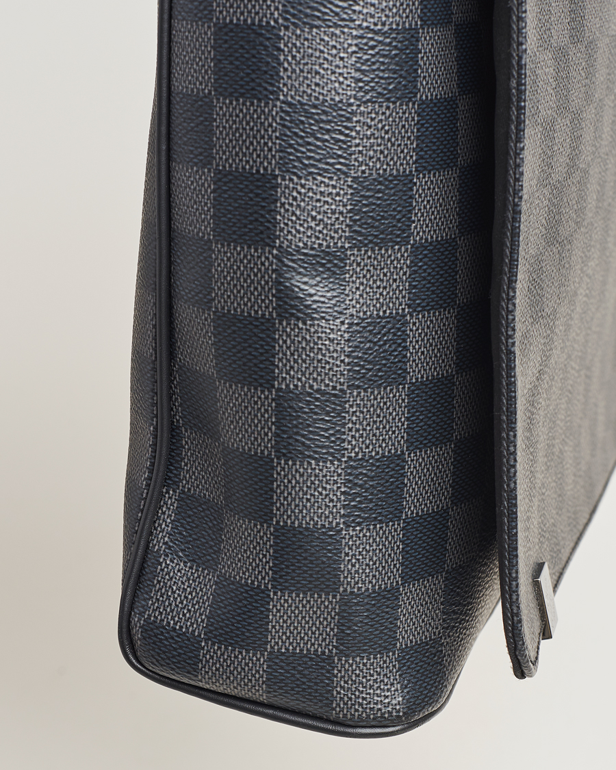 Herre | Louis Vuitton Pre-Owned District PM Messenger Bag Damier Graphite | Louis Vuitton Pre-Owned | District PM Messenger Bag Damier Graphite