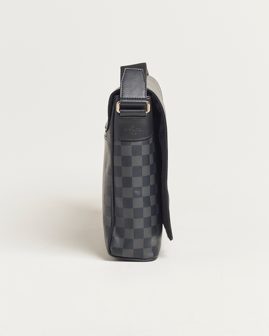 Herre | Louis Vuitton Pre-Owned District PM Messenger Bag Damier Graphite | Louis Vuitton Pre-Owned | District PM Messenger Bag Damier Graphite