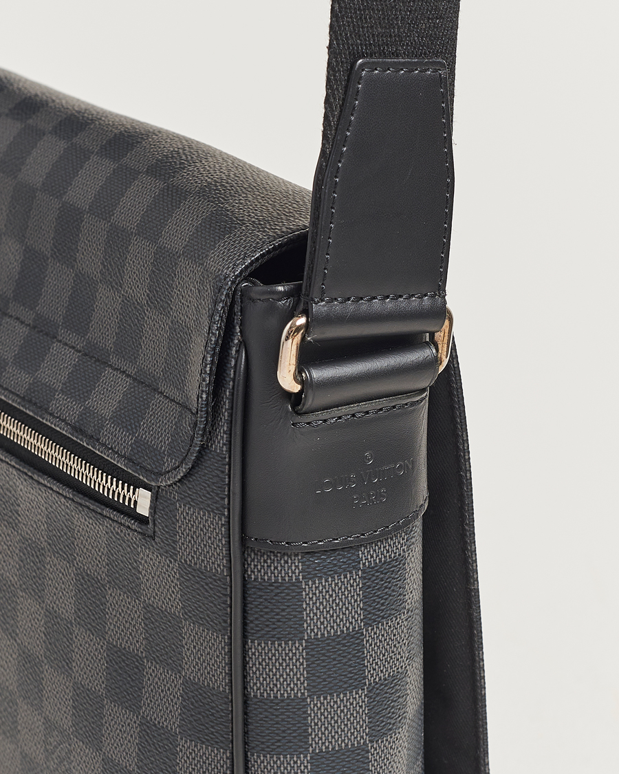 Herre | Louis Vuitton Pre-Owned District PM Messenger Bag Damier Graphite | Louis Vuitton Pre-Owned | District PM Messenger Bag Damier Graphite