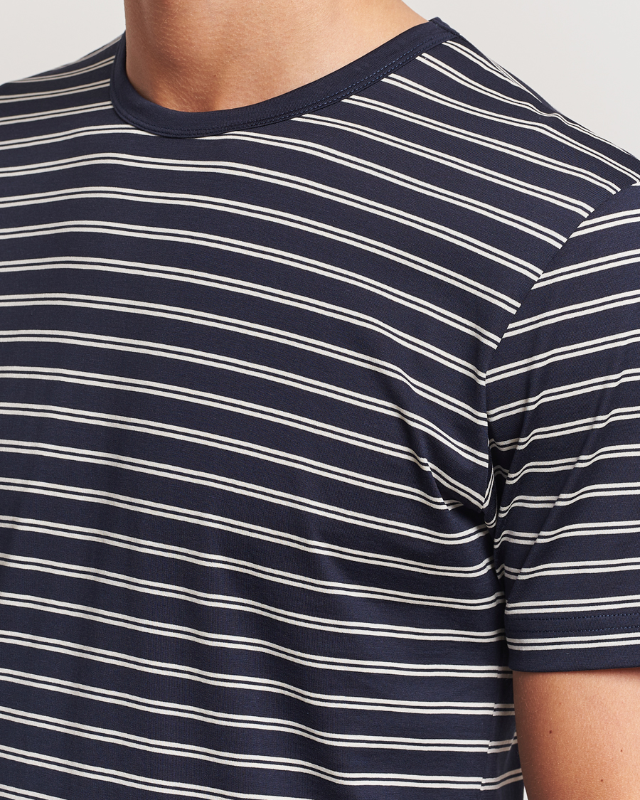 Herre | T-Shirts | Sunspel | Striped Crew Neck Cotton Tee Navy/Ecru