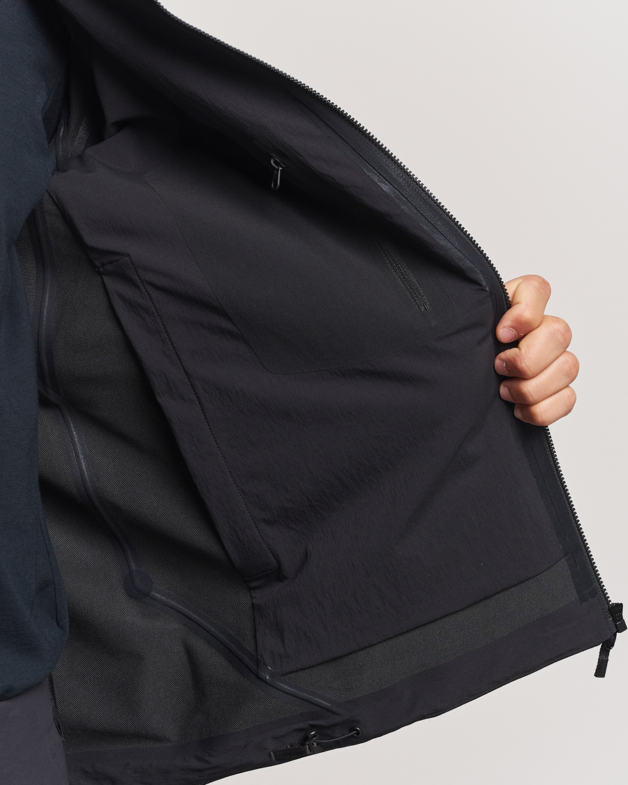Herre | Jakker | Arc'teryx Veilance | Isogon GORE-TEX Hooded Shell Jacket Black