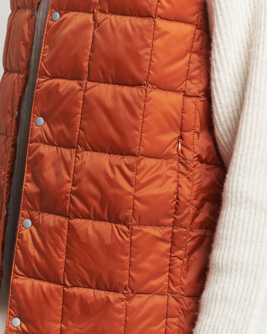 Herre | Jakker | TAION | V-Neck Lightweight Down Vest Brick Orange
