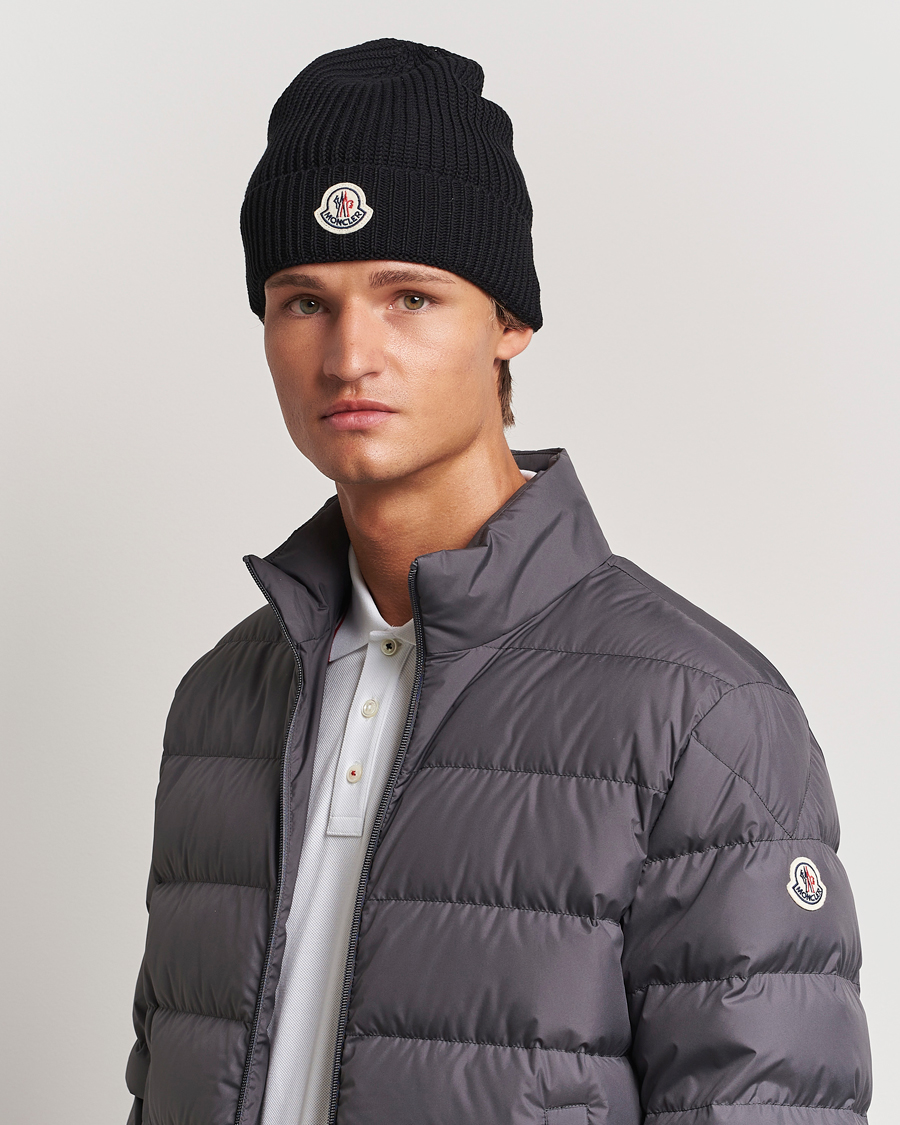 Herre | Moncler Logo Embossed Beanie Black | Moncler | Logo Embossed Beanie Black