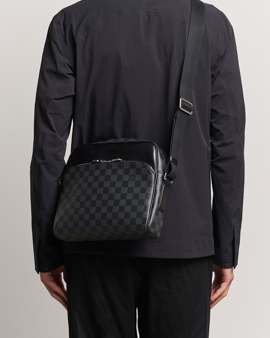 Herre | Louis Vuitton Pre-Owned Dayton Reporter MM Damier Graphite | Louis Vuitton Pre-Owned | Dayton Reporter MM Damier Graphite