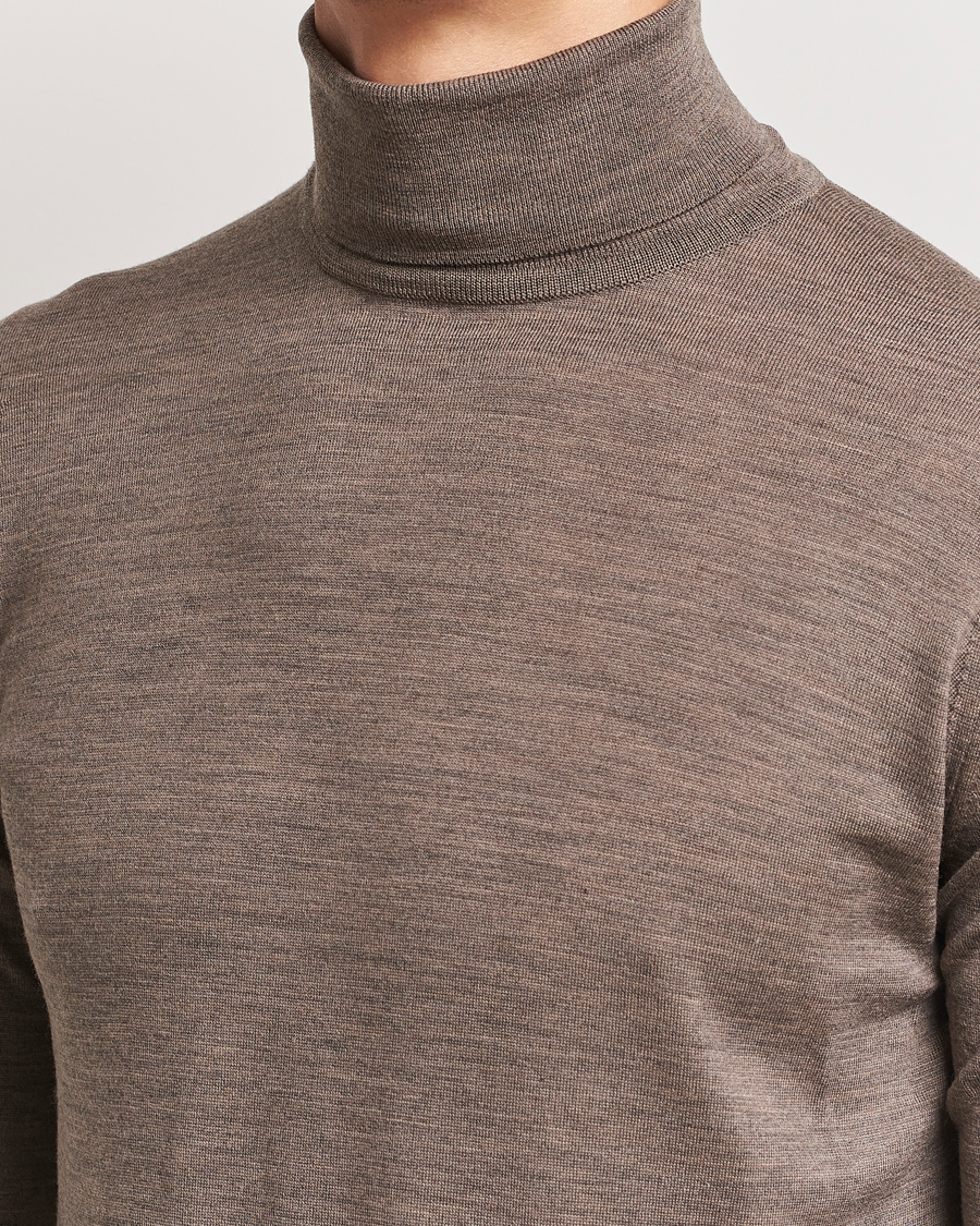 Herre | Trøjer | John Smedley | Cherwell Extra Fine Merino Rollneck Mushroom Brown