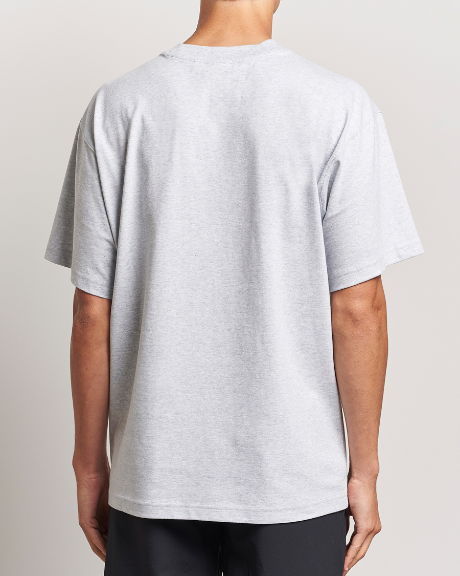 Herre | T-Shirts | adidas Originals | Essential Crew Neck T-Shirt Light Grey