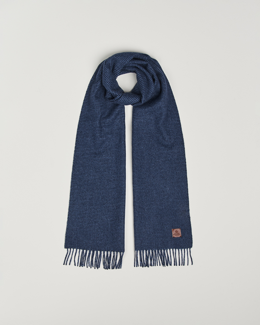 Herre | Amanda Christensen Merino Wool Dogtooth Scarf Navy | Amanda Christensen | Merino Wool Dogtooth Scarf Navy