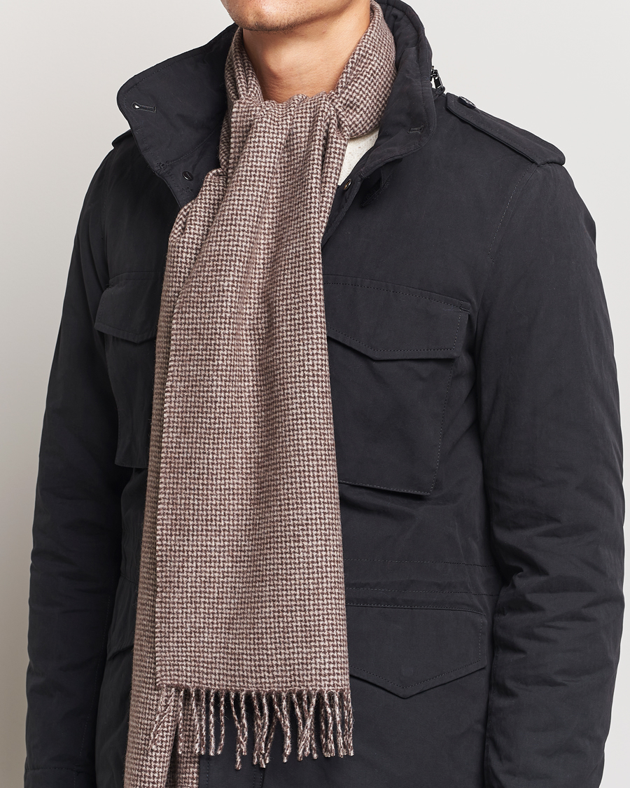 Herre | Amanda Christensen Merino Wool Dogtooth Scarf Beige Melange | Amanda Christensen | Merino Wool Dogtooth Scarf Beige Melange
