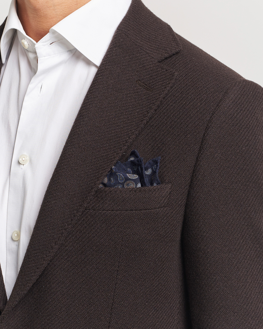 Herre | Amanda Christensen Wool Flannel Printed Paisley Pocket Square Navy | Amanda Christensen | Wool Flannel Printed Paisley Pocket Square Navy