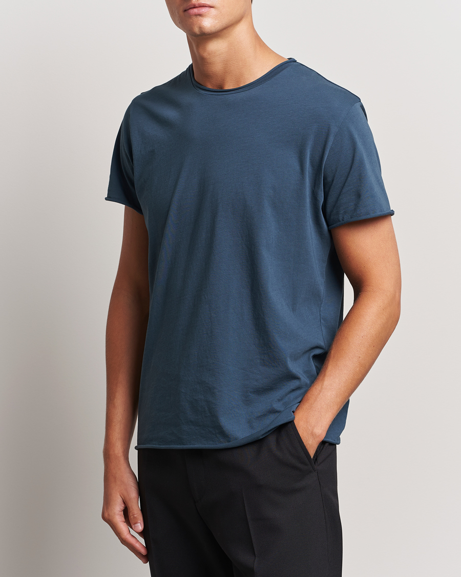 Herre | T-Shirts | Filippa K | Roll Neck Crew Neck T-Shirt Dawn Blue