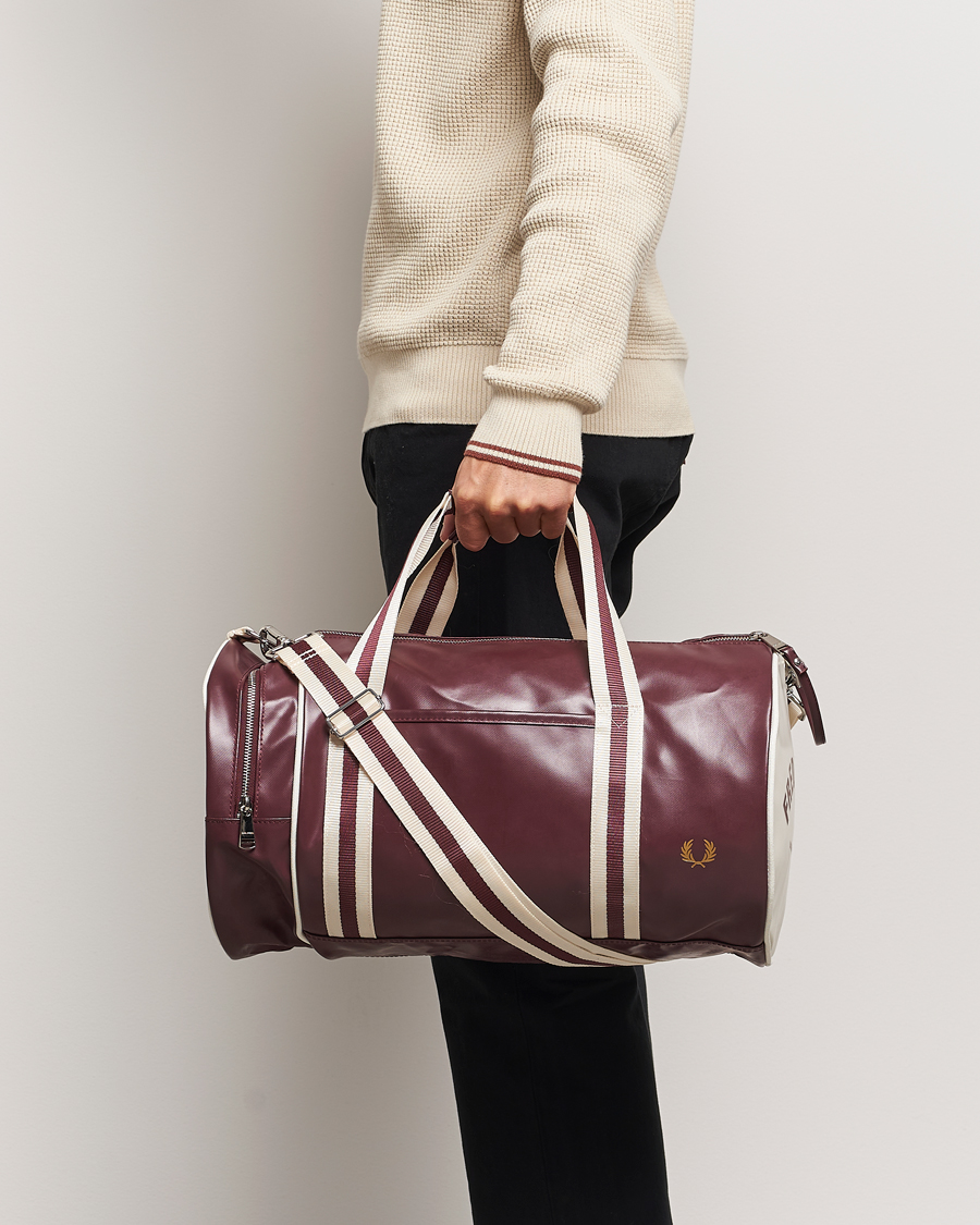 Herre | Tasker | Fred Perry | Fred PerryClassic Barrel BagOxblood/Ecru