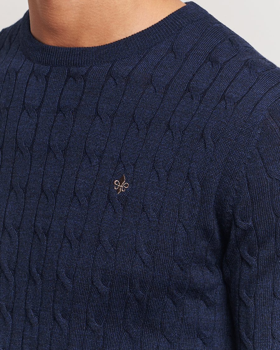 Herre | Trøjer | Morris | Merino Cable O-Neck Blue