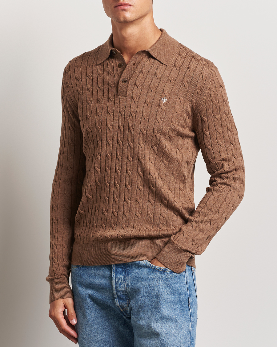Herre | Trøjer | Morris | Merino Cable Polo Knit Camel