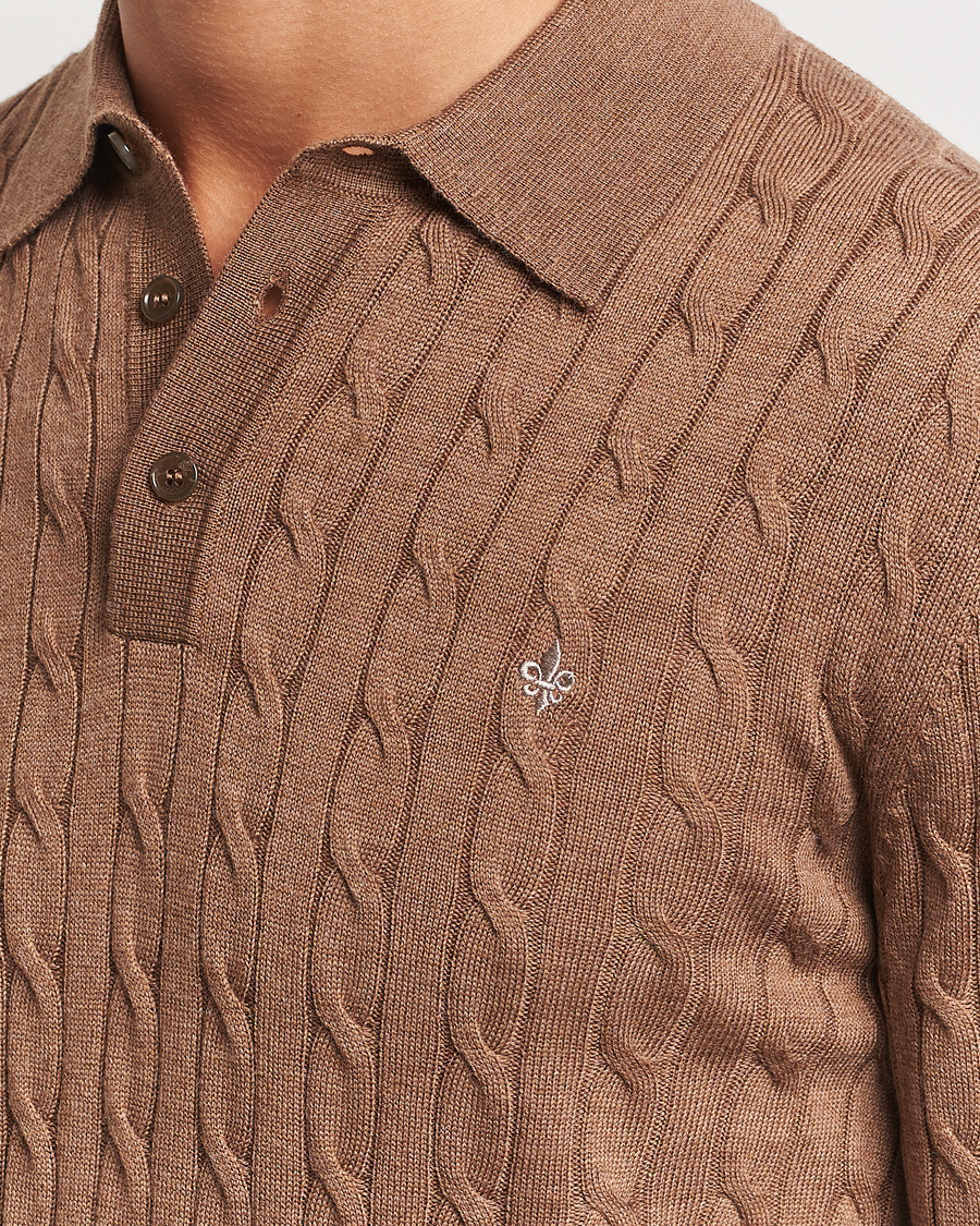 Herre | Trøjer | Morris | Merino Cable Polo Knit Camel