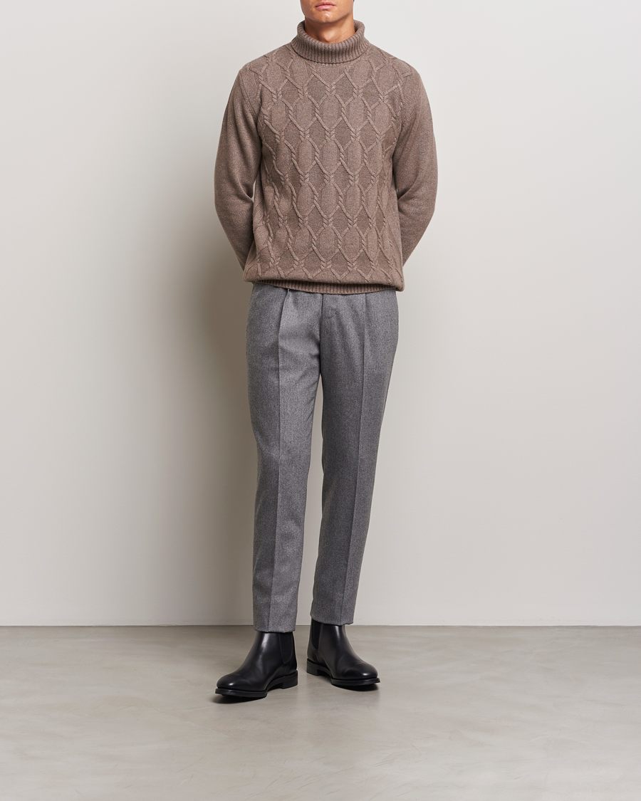 Herre | Trøjer | Oscar Jacobson | Salomon Heavy Knitted Cable Rollneck Light Brown