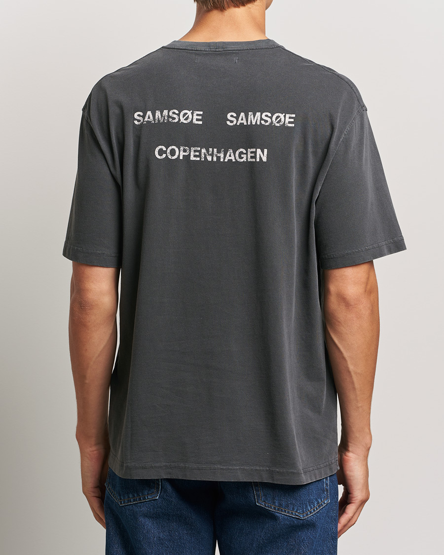 Herre | T-Shirts | Samsøe Samsøe | Poetry Printed T-Shirt Black Balance